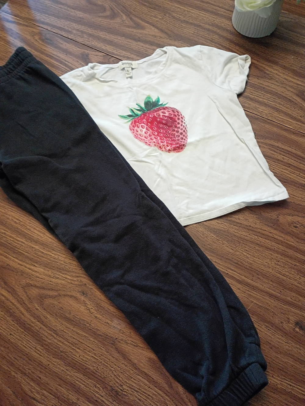 🍓White Strawberry Graphic Top with Black Sweatpant Joggers Size Large